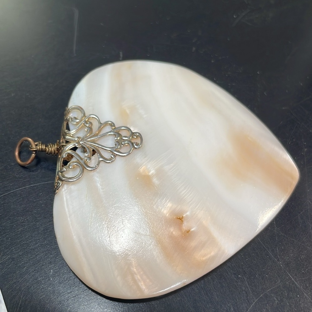 Mother‎ of pearl heart drop pendant approx 3” x 3” - Picture 6 of 8
